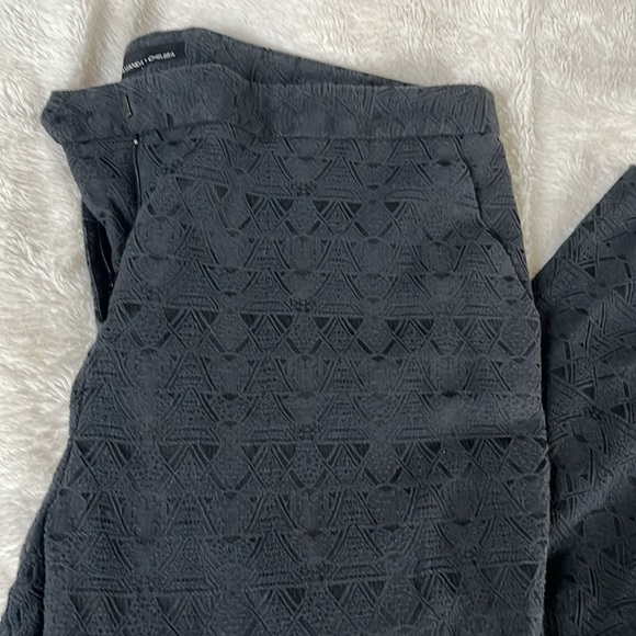 Amanda+Chelsea women’s plus size 20W pants, black patterned material - Picture 6 of 9